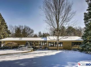 8555 Woolworth Ave, Omaha, NE 68124