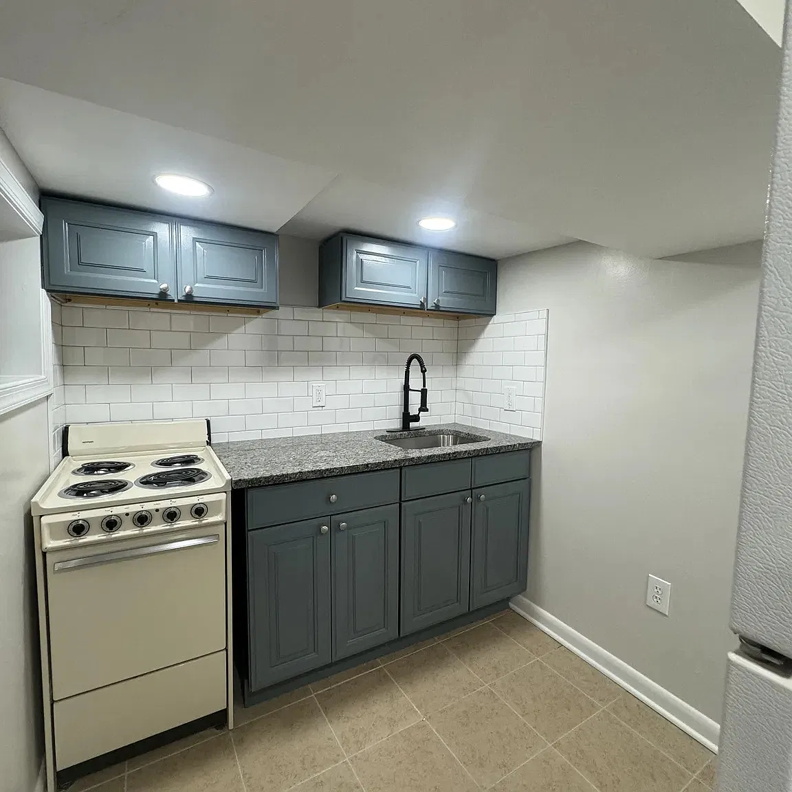 1 bed, 900 sqft, $1,000 — Photo 4