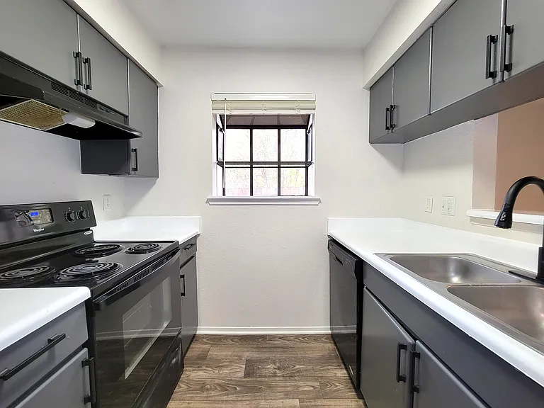 Oak Bend — Photo 46