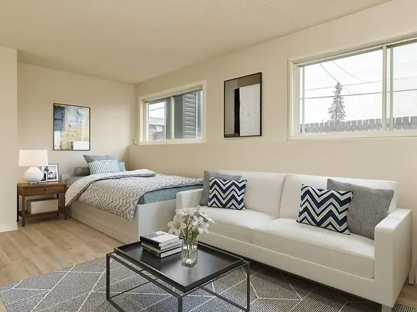 5520 51st St #103, Lloydminster, AB T9V 0R1