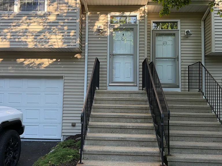 2 Sheridan St #402 — Photo 1