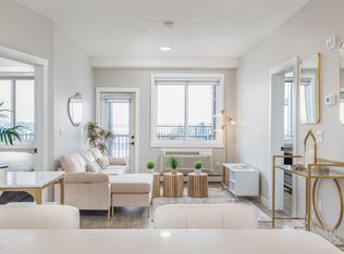 40 Sage Hill Rd NW #102, Calgary, AB T3R2B1