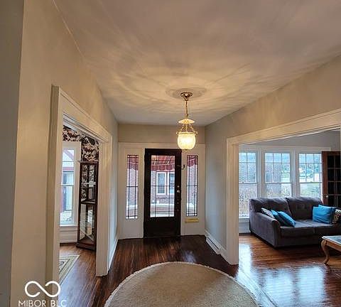 2nd image of 5207 N Meridian St