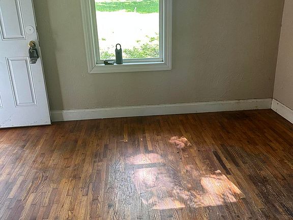 5th image of 299 Cherry Street