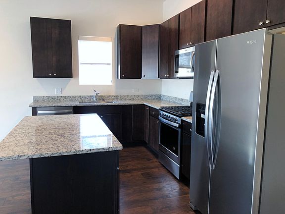 5th image of 4019 N Narragansett Ave APT 302