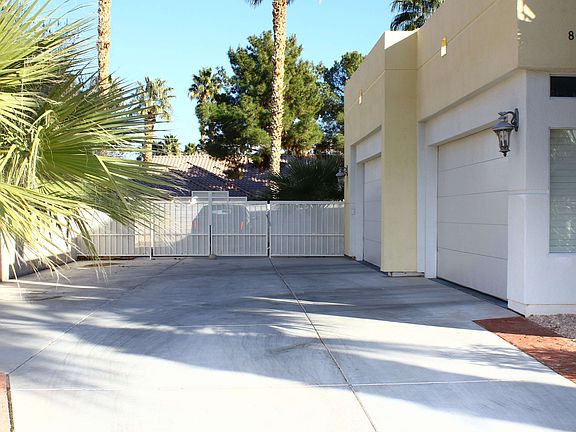3rd image of 8019 Yucca Springs