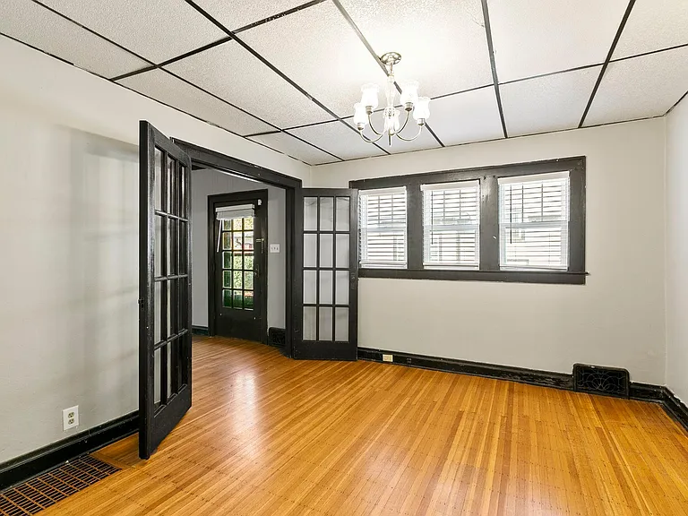 5607 Broadway St — Photo 12