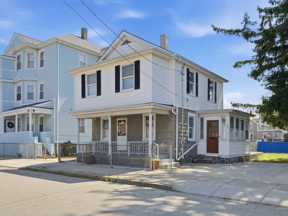 3rd image of 27 Johnson St
