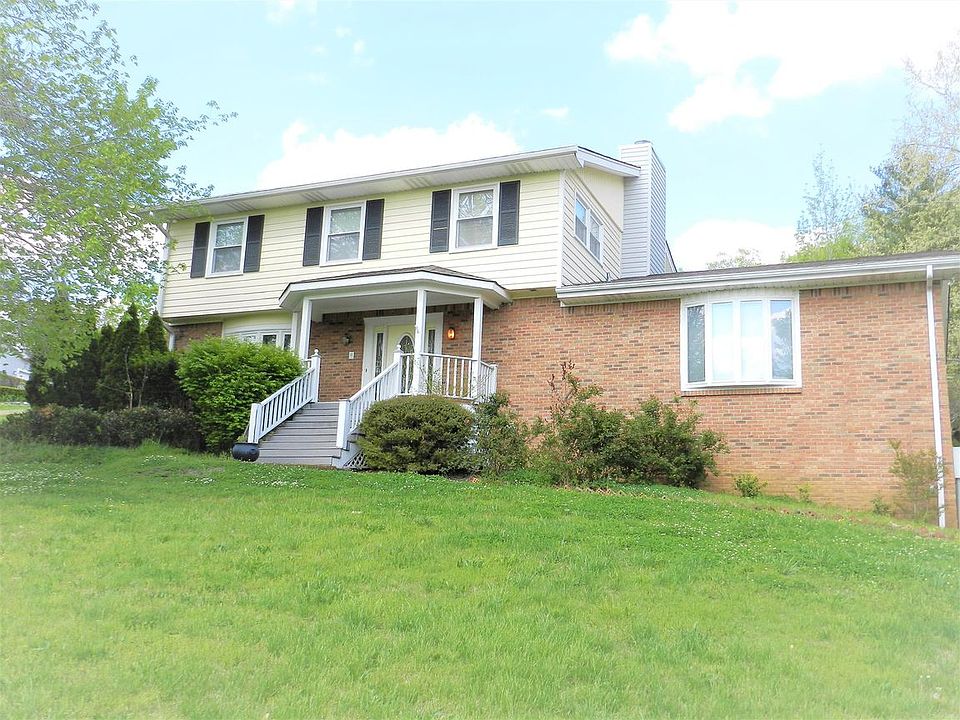 1st image of 169 Saint Andrews Dr