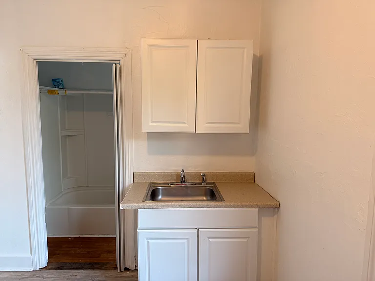 17 Harrison St #C — Photo 4