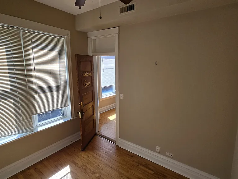 928 S Claremont Ave #2F — Photo 14