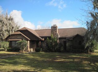 2201 Ridgewood Dr, West Columbia, TX 77486