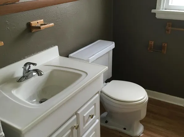 106 W 7th St, Sumner, IA