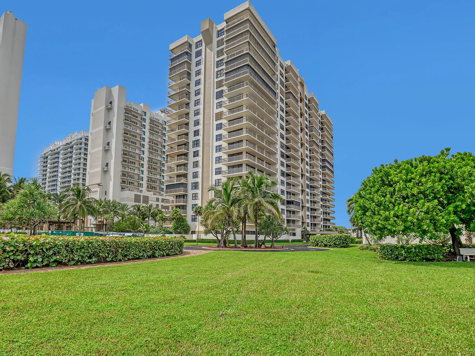 2 bed, 2.5 bath, 1617 sqft, $5,500 — Photo 1