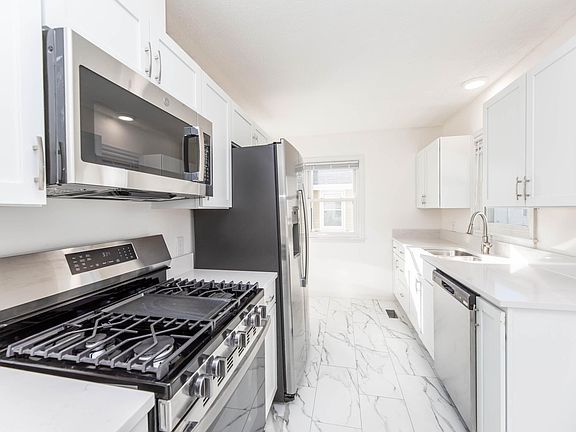 5th image of 2139 Highland Pl