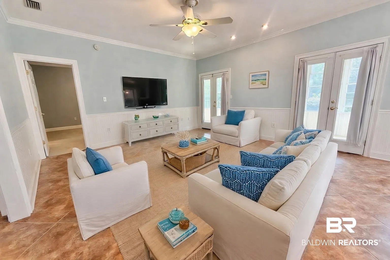4 bed, 3.5 bath, 1718 sqft, $2,995 — Photo 2