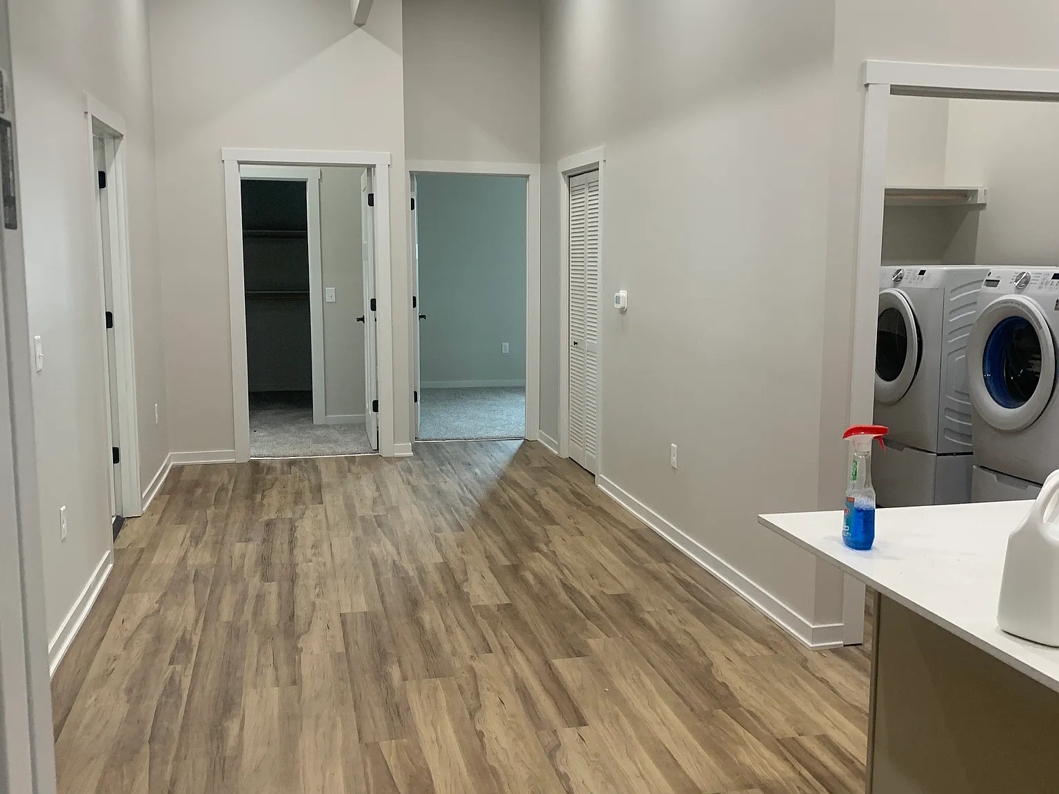 2 bed, 988 sqft, $1,600 — Photo 4