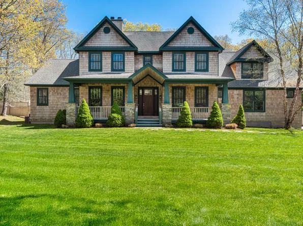 154 W Neck Rd, Southampton, NY 11968
