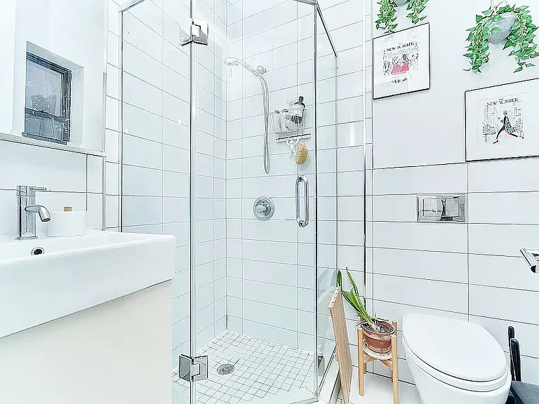 504 E 88th St #4D — Photo 8
