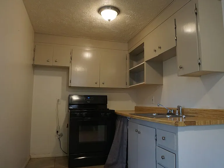 188 E. Baird Ave. — Photo 4