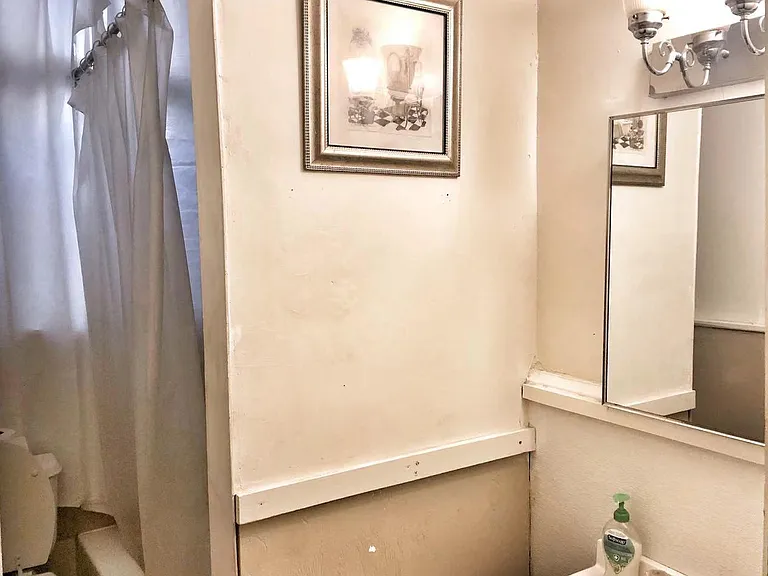 322 S 42nd St #1 — Photo 5