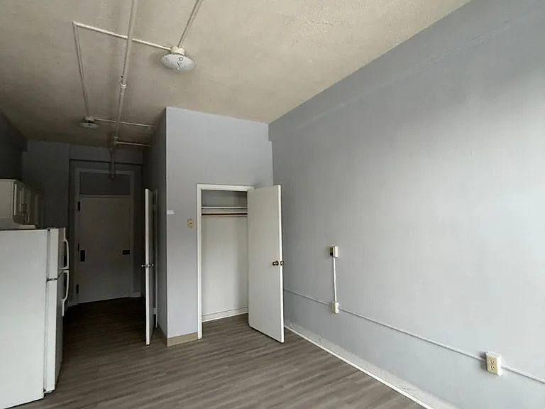 292-300 Main St — Photo 9