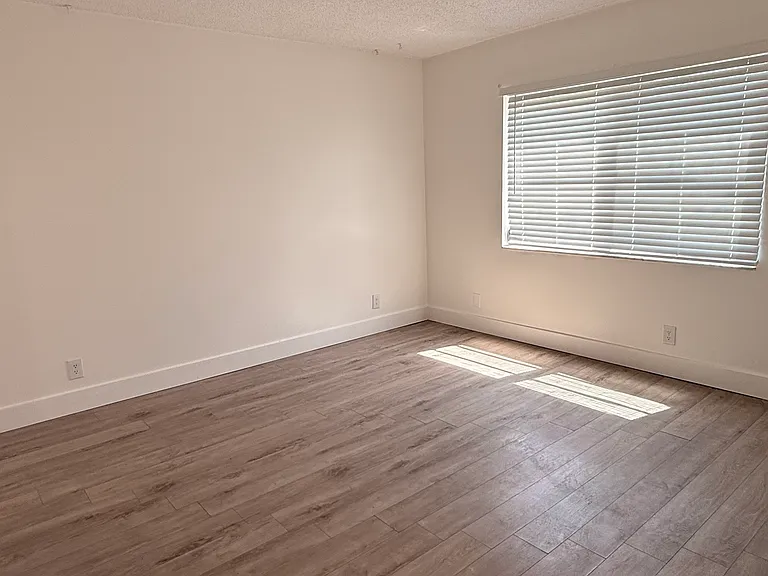 1630 Embassy Dr #105 — Photo 8