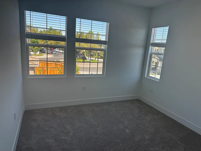 248 N Venice Pl — Photo 13