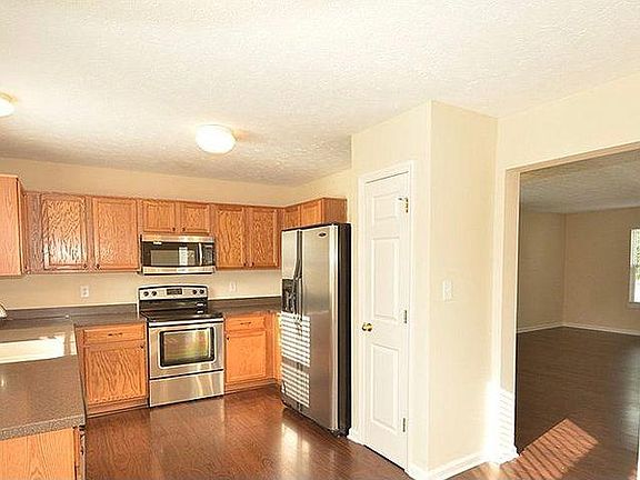 5th image of 17023 Newberry Ln