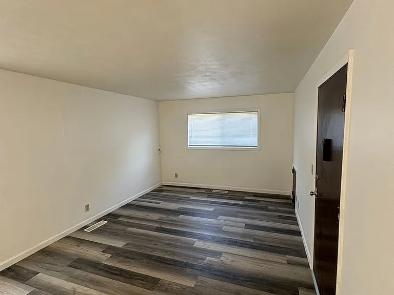 1504 W Tiffany Dr — Photo 10