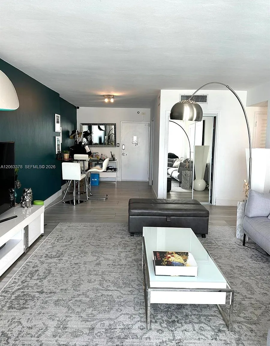Mirador 1000 Condo — Photo 4