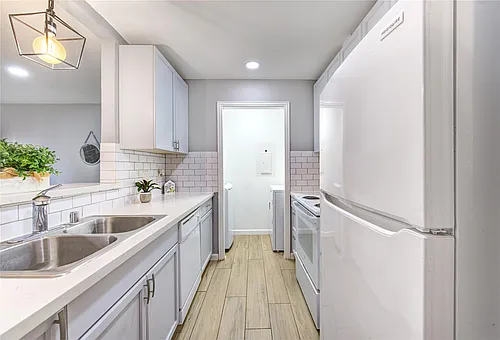 3929 Tanglewilde St #3929 Photo 1