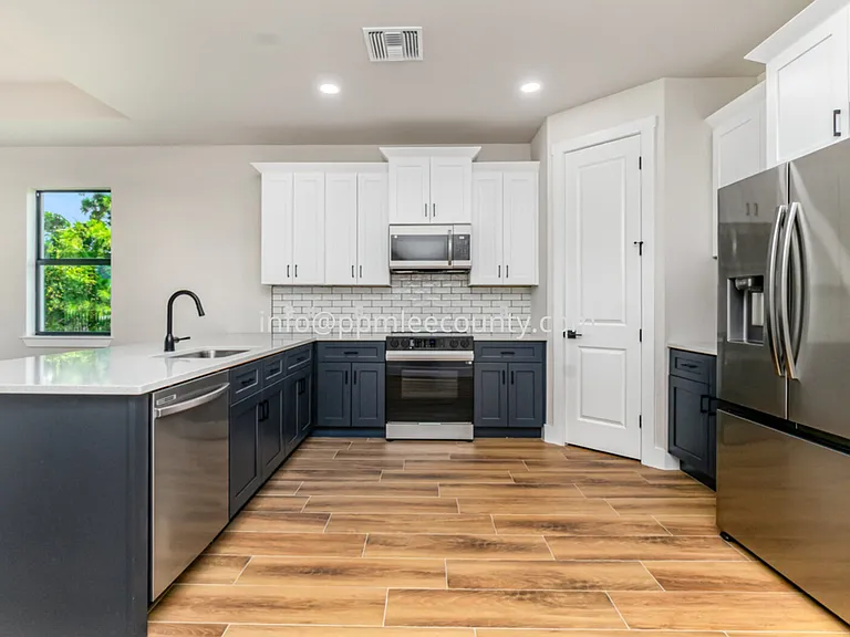 4157 NW 39th Ave — Photo 5