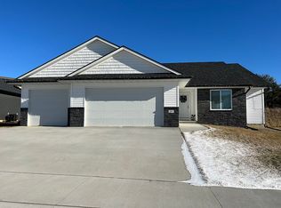 207 Dawson Dr, West Branch, IA 52358
