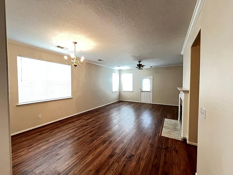 2910 Blue Dawn Dr — Photo 16