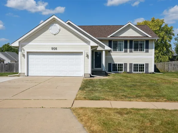505 SE Pleasant View Dr, Waukee, IA 50263