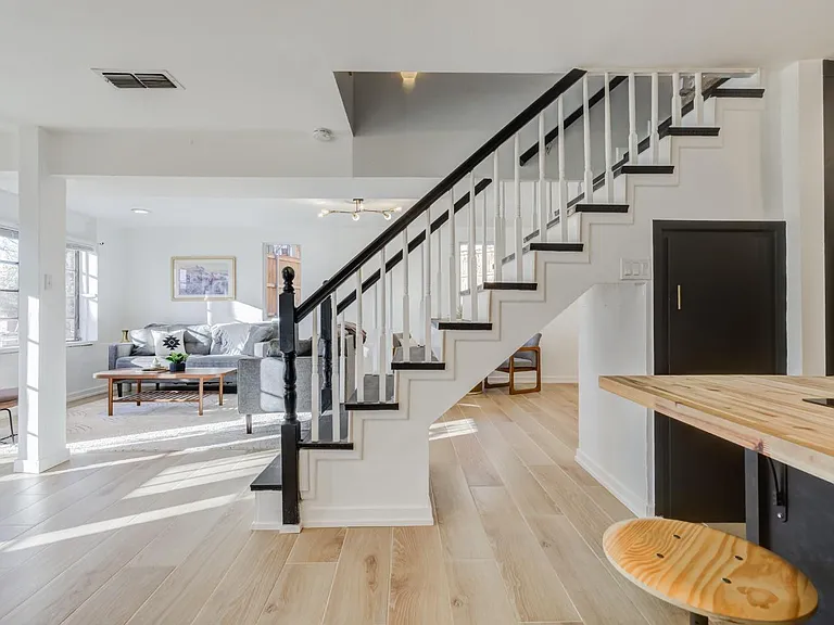 58 E Lakeshore Dr — Photo 15