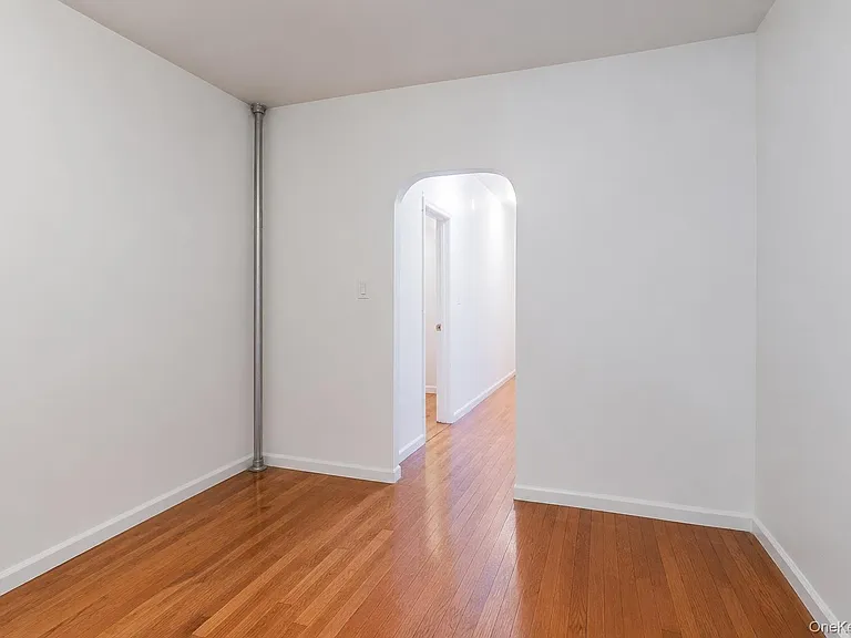 415 E 187th St #2E — Photo 3
