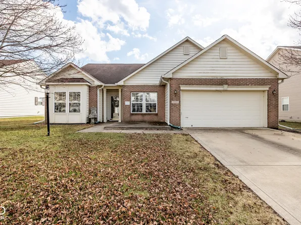 1085 Sassafras Trl, Greenwood, IN 46143