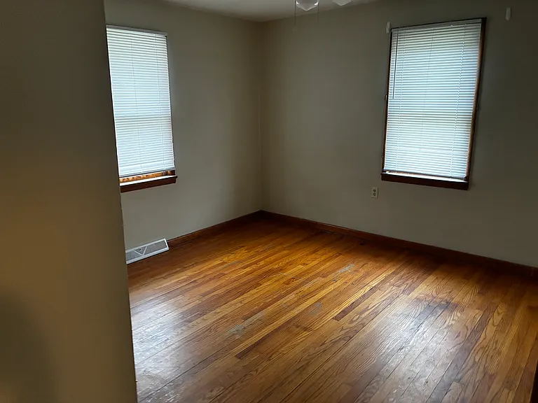 1801 Clawson St — Photo 9
