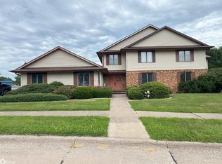 1608 Orchard Meadow Dr APT C2, Burlington, IA 52601