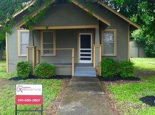 1205 21st St, Hondo, TX 78861