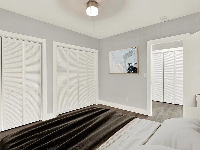 Harbor West Apartments — Photo 9