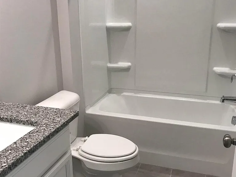 1042 Commack Dr — Photo 15