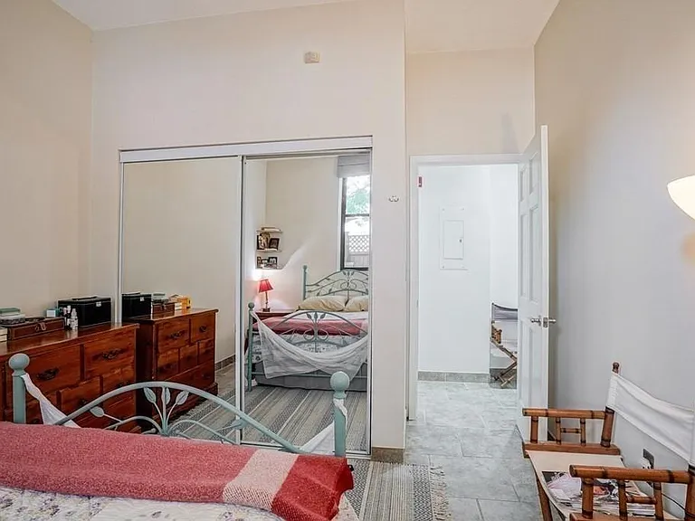 60 Gibson St #103 — Photo 15