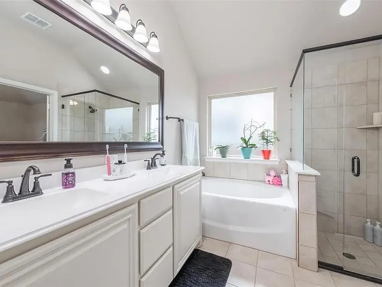 1044 Kingston Dr — Photo 12