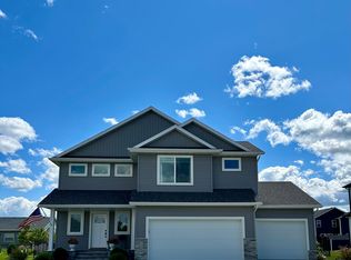 1327 Commander Dr W, West Fargo, ND 58078