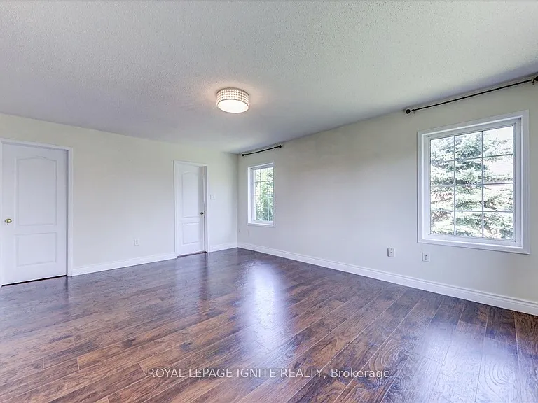 57 Armitage Cres — Photo 25
