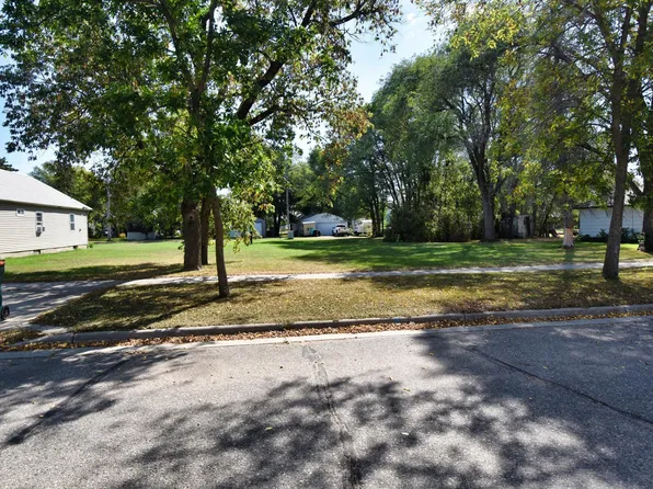 N Farwell St, Verndale, MN 56481