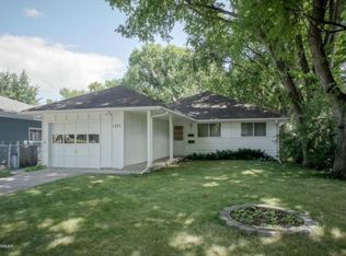 1325 11th St N, Fargo, ND 58102